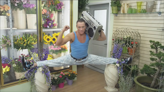 Go Daddy Domainanbieter wirbt mit Jean-Claude Van Damme